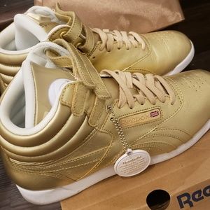 🌟👟SPECIAL EDITION REEBOK SNEAKERS💛